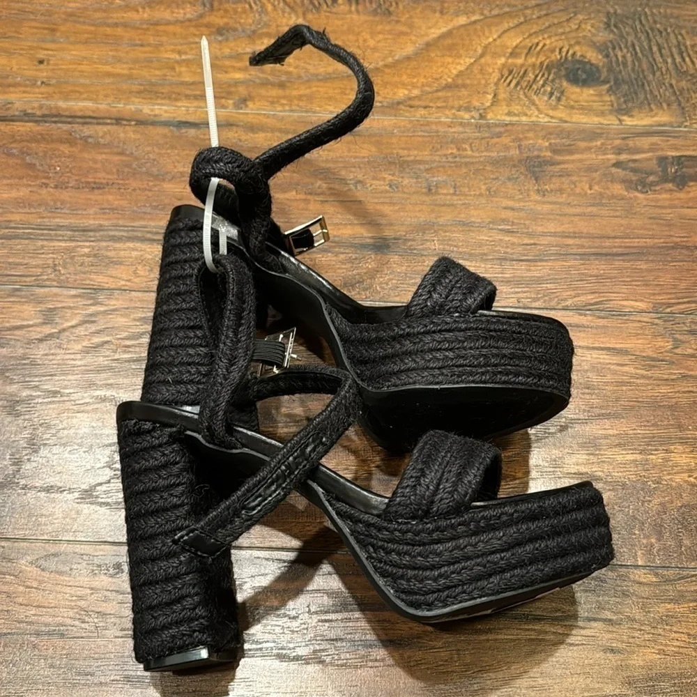 NEW! Chase & Chloe Black Lorelie Platform Heeled Sandal - Size 8 🚜